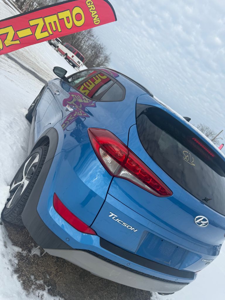 2017 Hyundai Tucson - $11,000