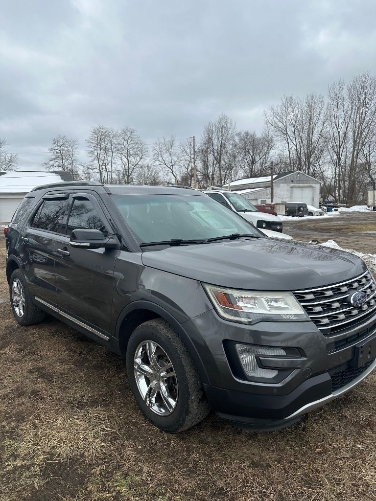2016 Ford Explorer - $12,000