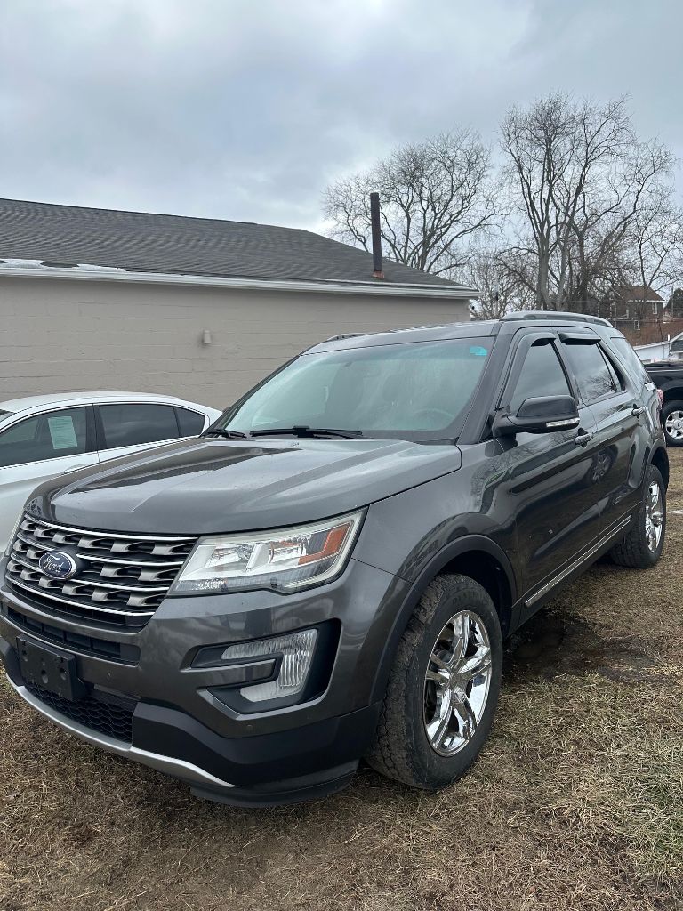 2016 Ford Explorer - $12,000