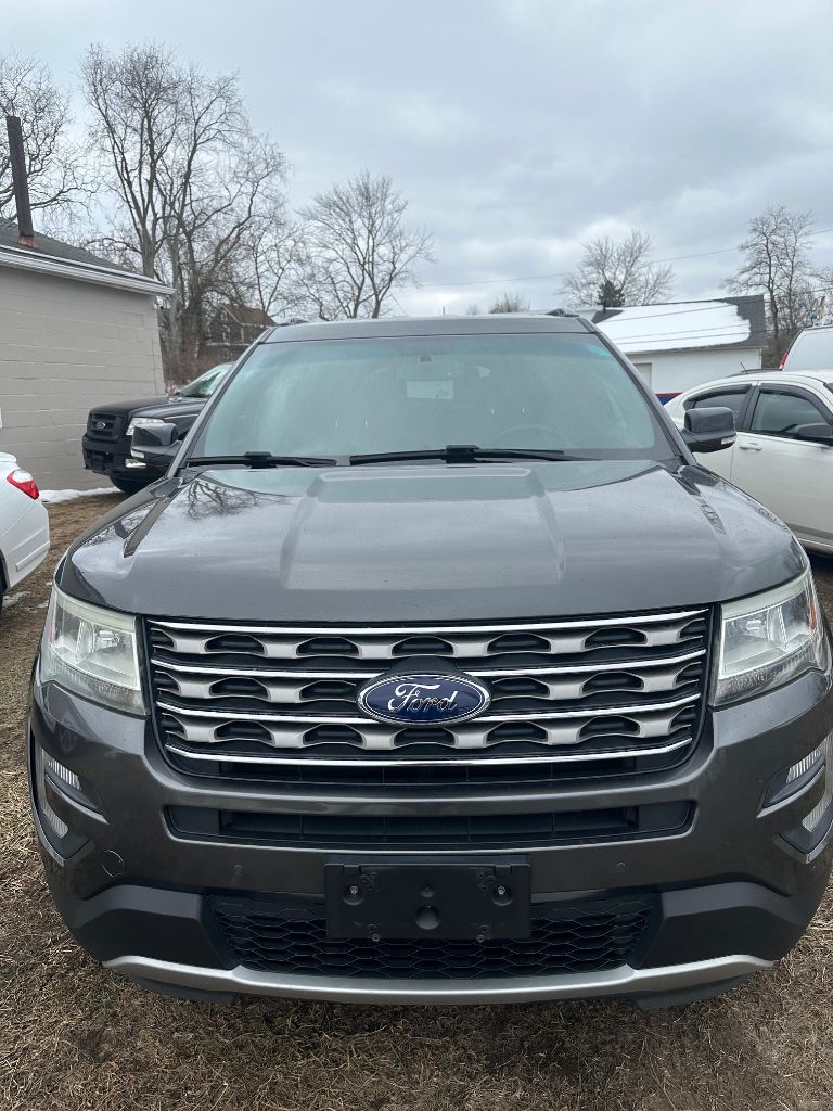 2016 Ford Explorer - $12,000