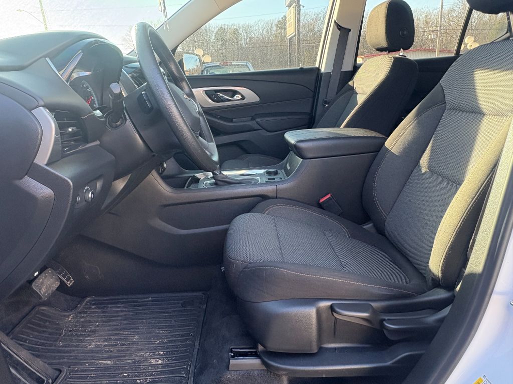2020 Chevrolet Traverse LS photo