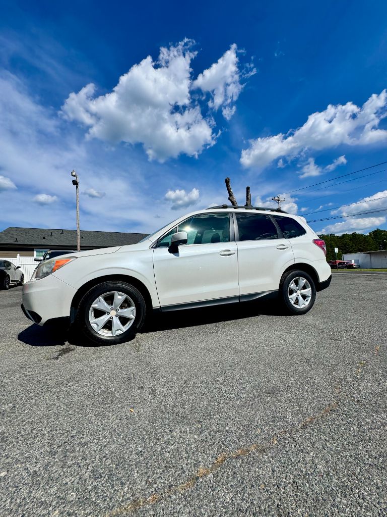 2015 Subaru Forester - $8,995