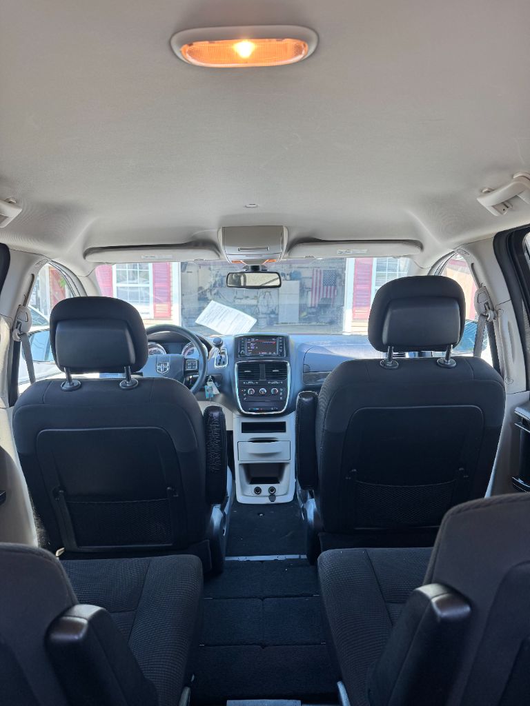 2020 Dodge Grand Caravan - $15,545