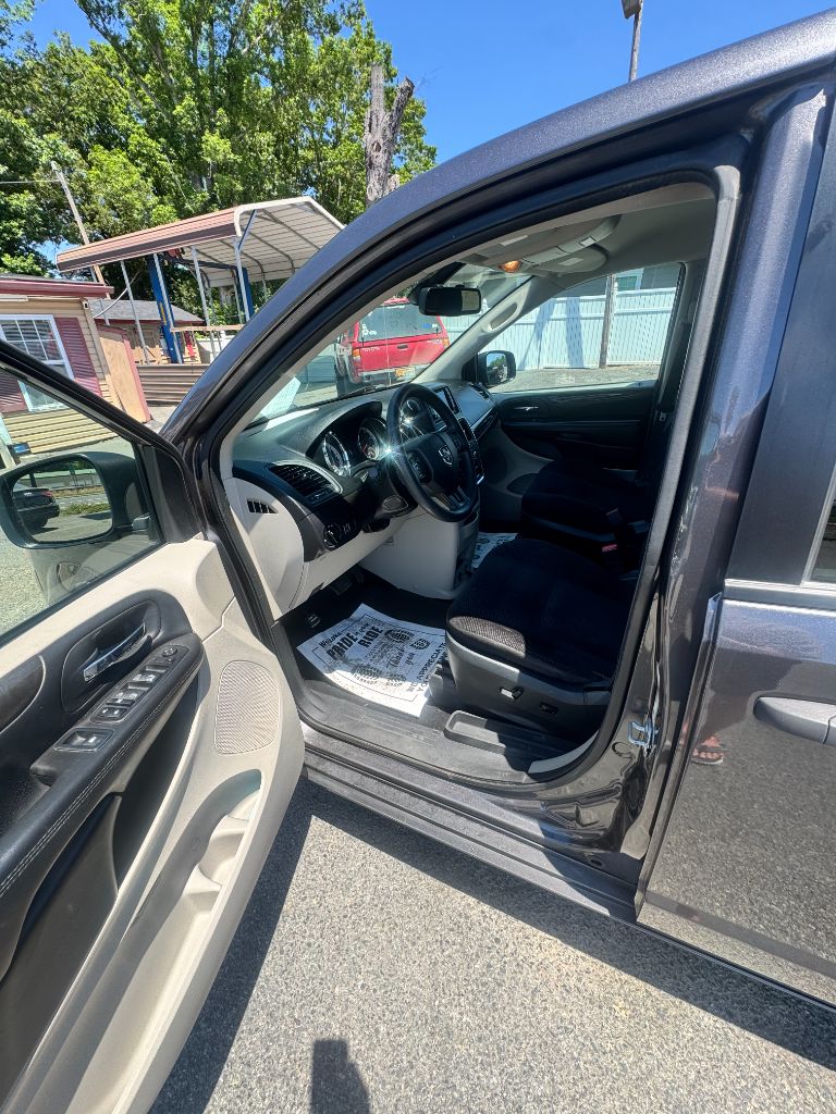 2020 Dodge Grand Caravan - $15,545