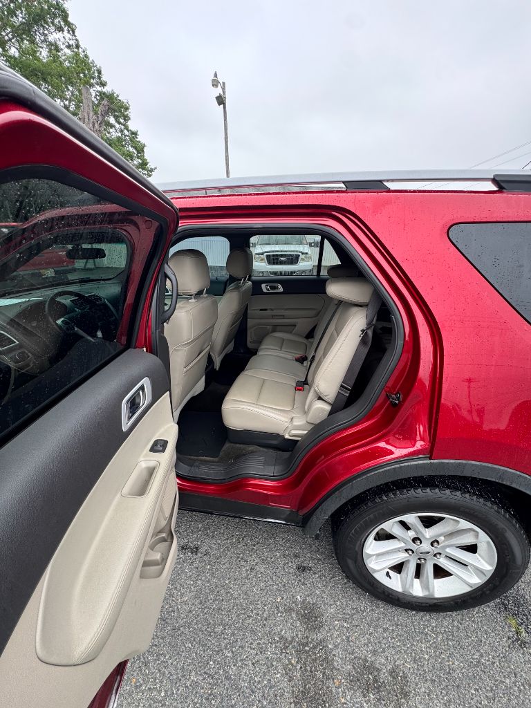 2014 Ford Explorer - $11,900