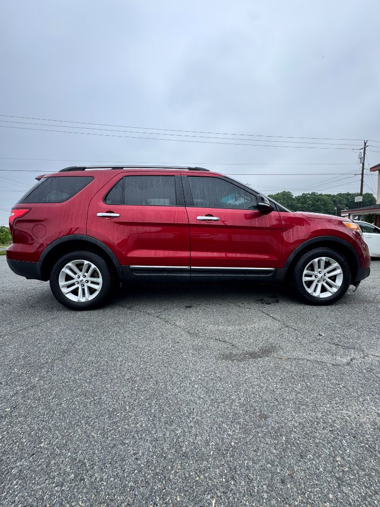 2014 Ford Explorer - $11,900