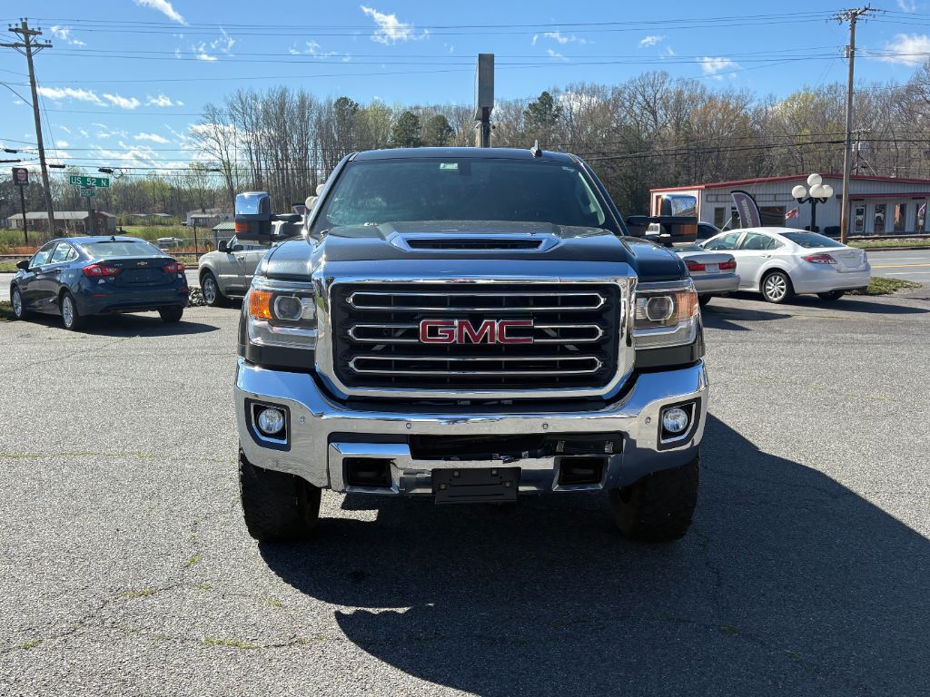 2018 GMC Sierra 2500 - $28,000