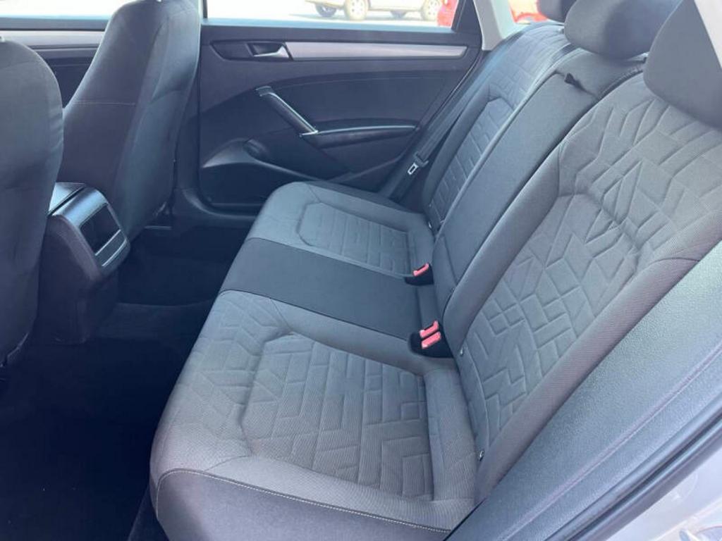 2021 Volkswagen Passat - $10,700