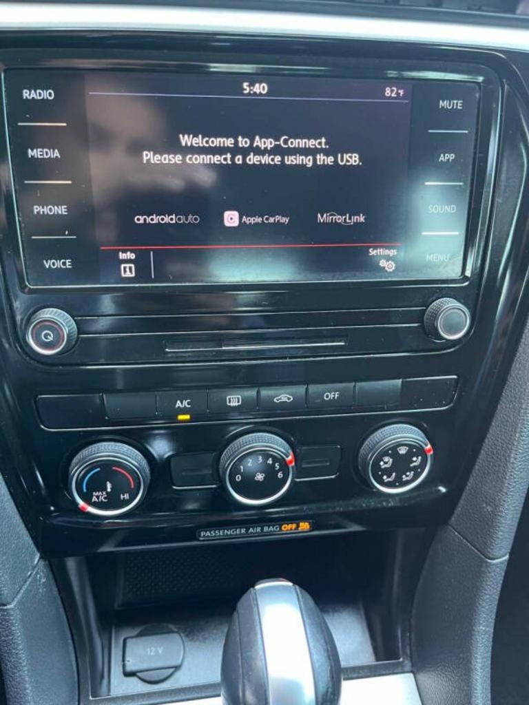 2021 Volkswagen Passat - $10,700