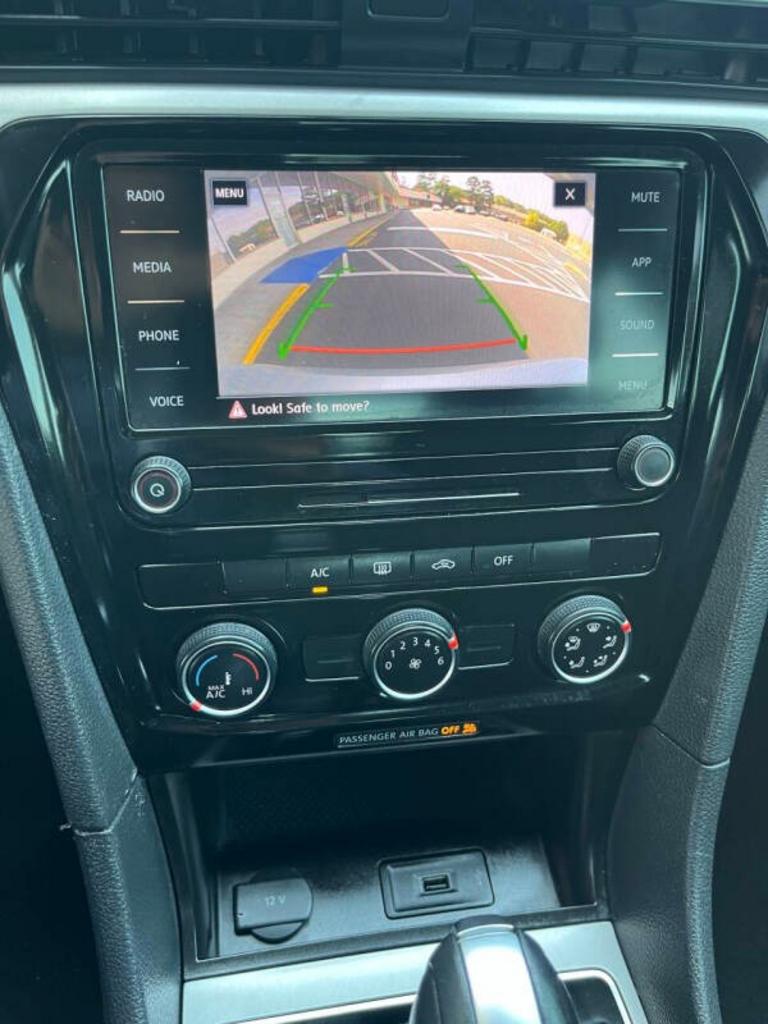 2021 Volkswagen Passat - $10,700
