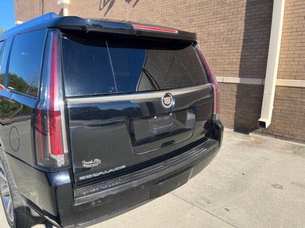 2015 Cadillac Escalade - $17,900