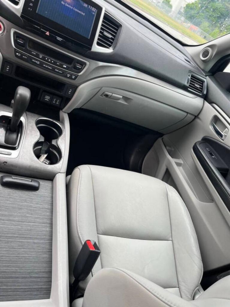 2016 Honda Pilot - $8,900