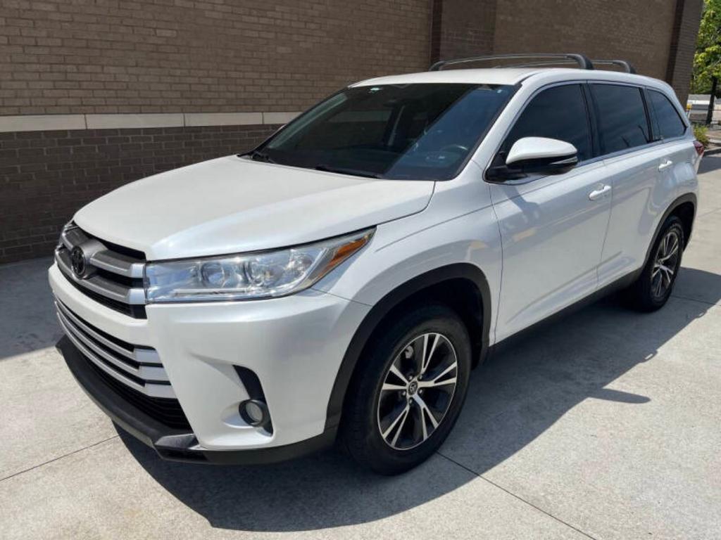 2019 Toyota Highlander - $19,300