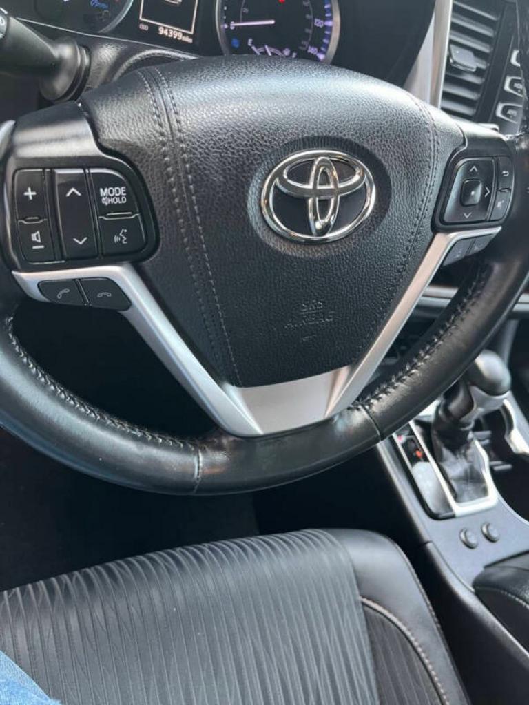 2019 Toyota Highlander - $19,300
