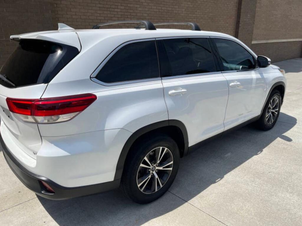2019 Toyota Highlander - $19,300