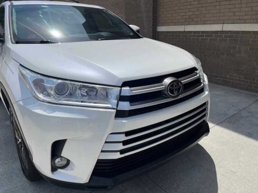 2019 Toyota Highlander - $19,300
