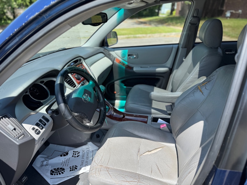 2005 Toyota Highlander photo
