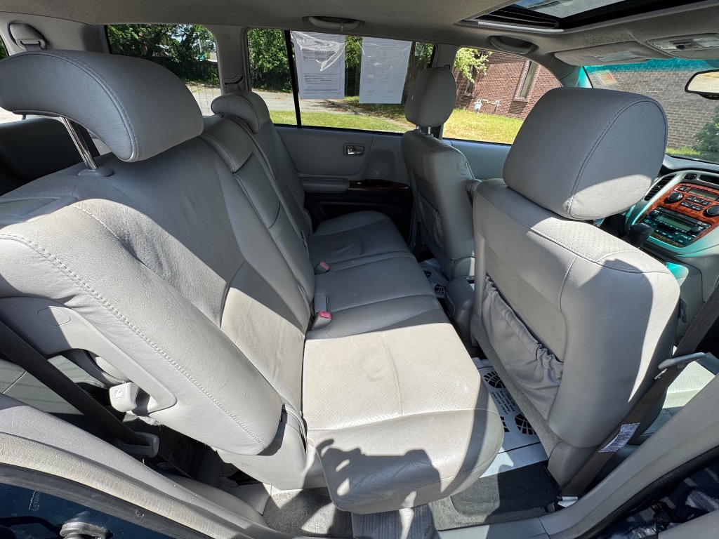2005 Toyota Highlander photo