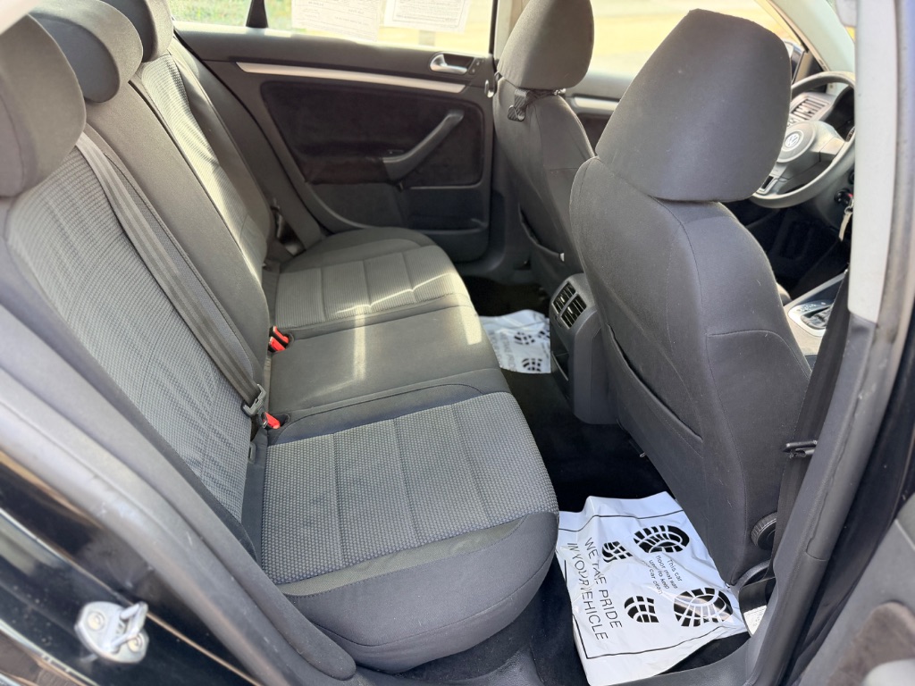 2010 Volkswagen Jetta - $3,500
