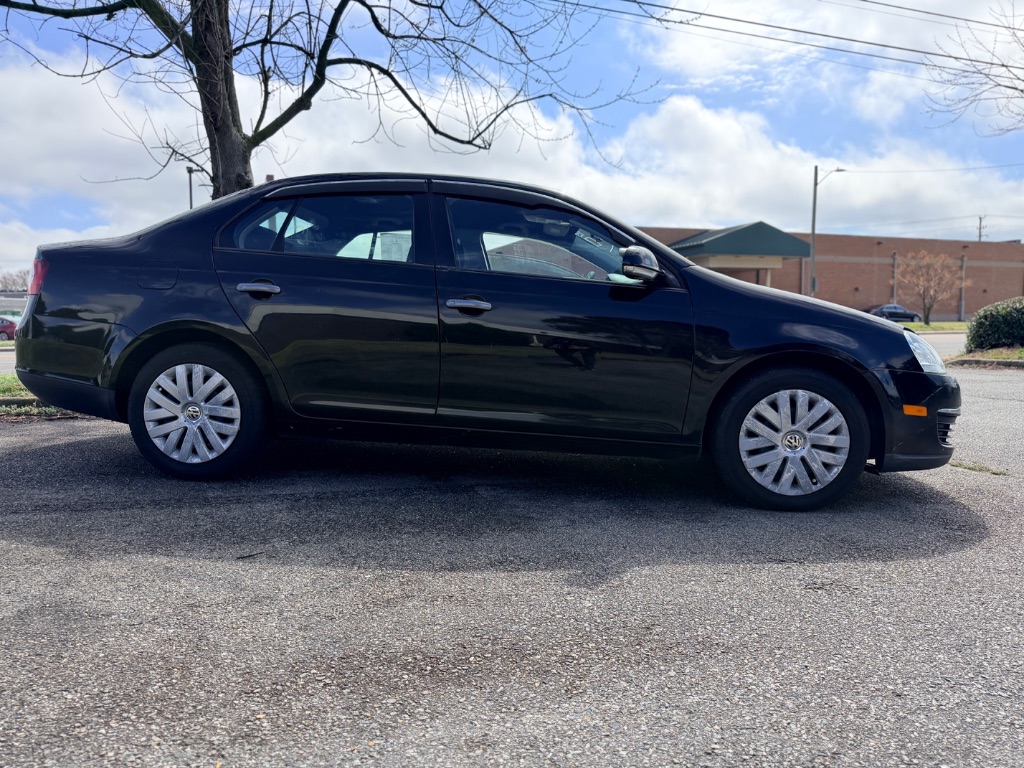 2010 Volkswagen Jetta - $3,500