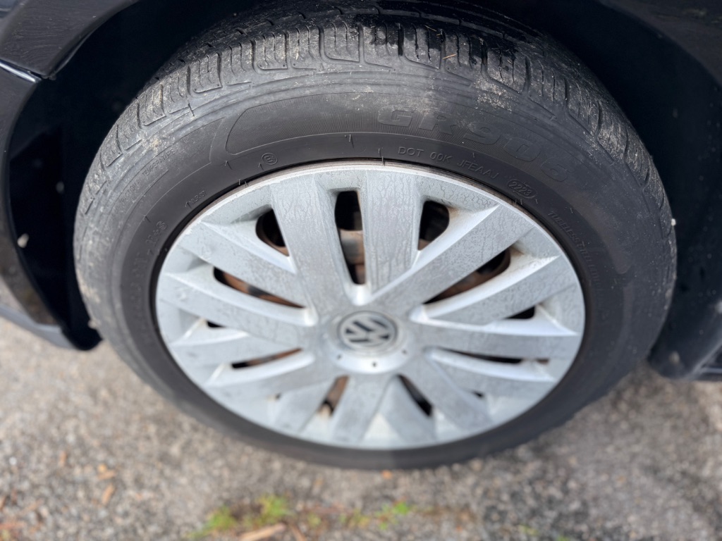 2010 Volkswagen Jetta - $3,500