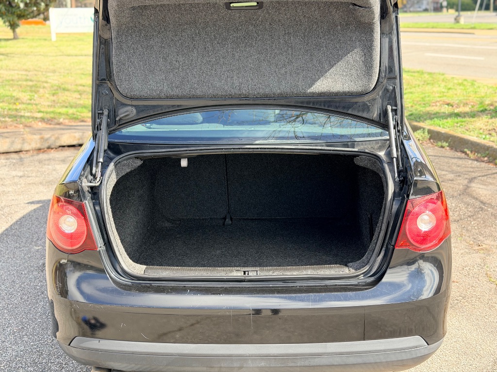 2010 Volkswagen Jetta - $3,500