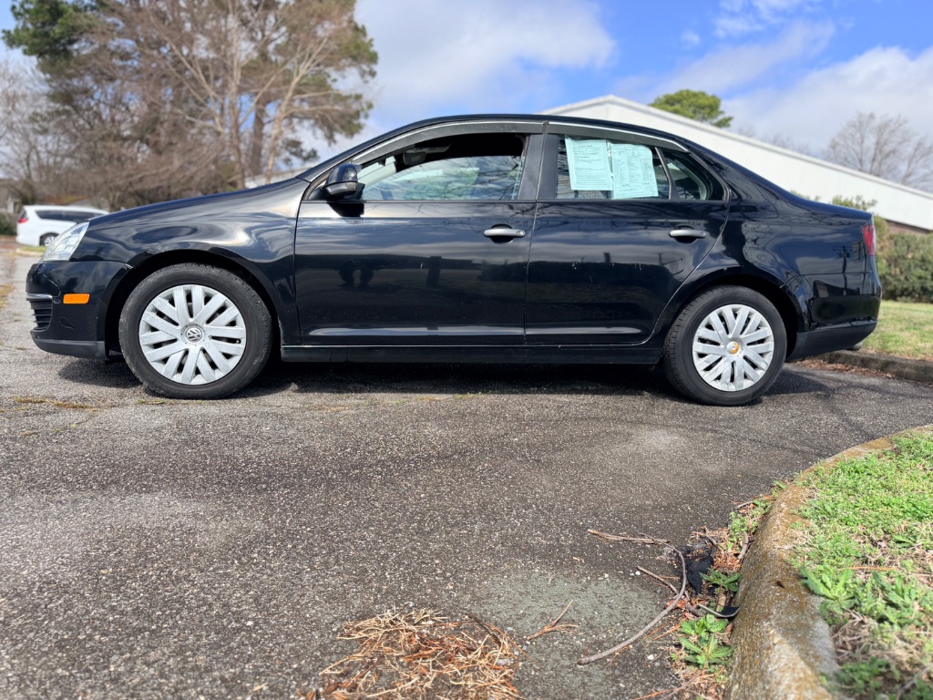 2010 Volkswagen Jetta - $3,500