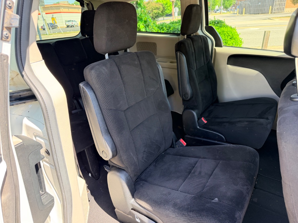 2013 Dodge Grand Caravan - $6,300