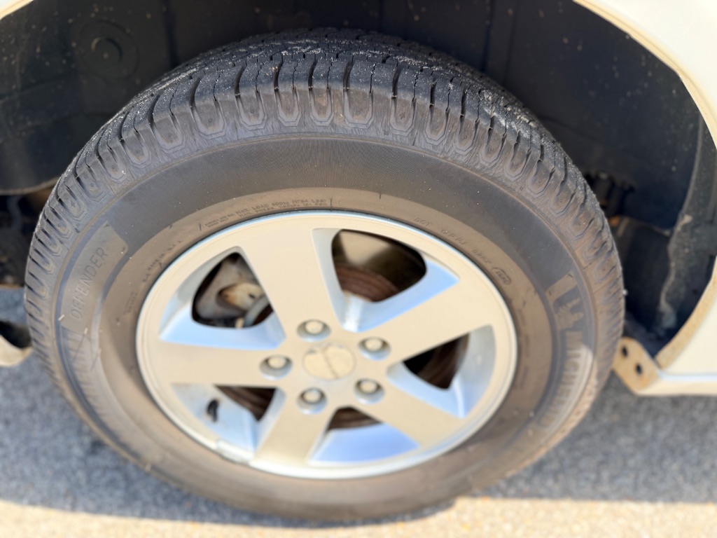 2013 Dodge Grand Caravan - $6,300
