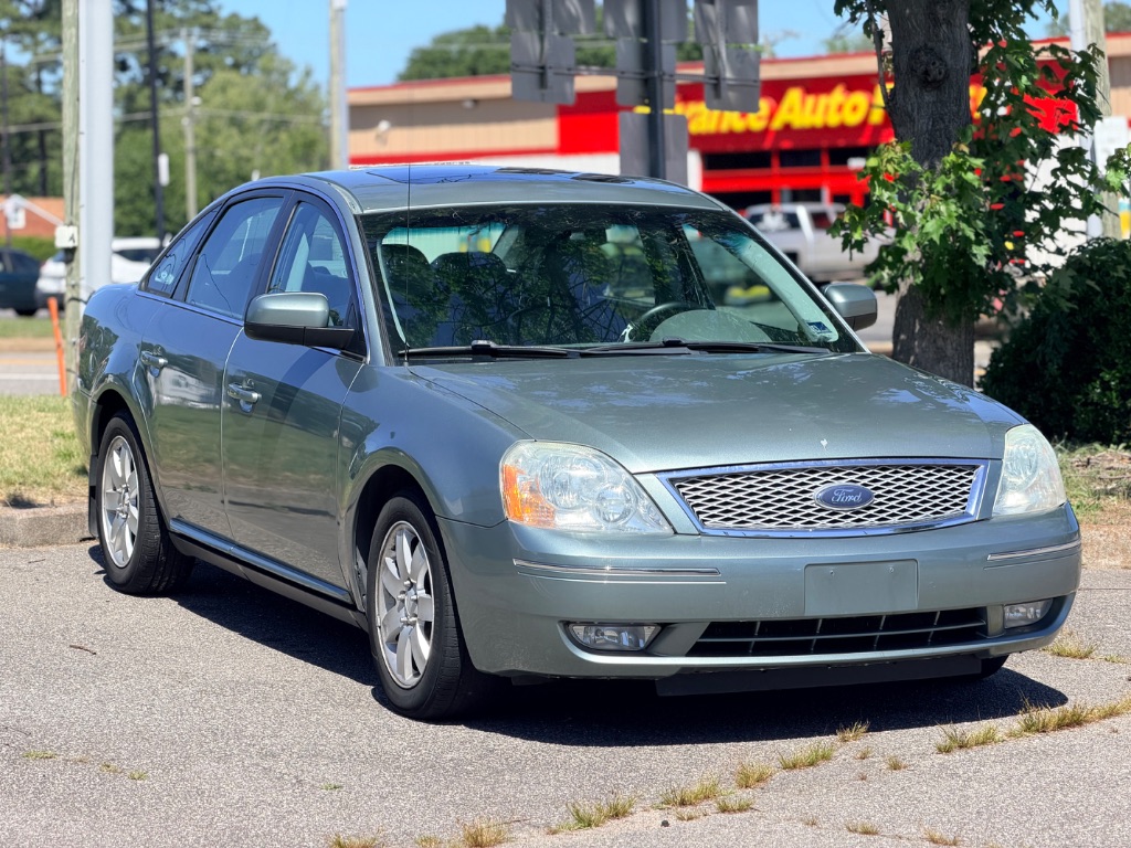 Green 2007 Ford Five Hundred SEL Sedan Front-Wheel Drive Automatic