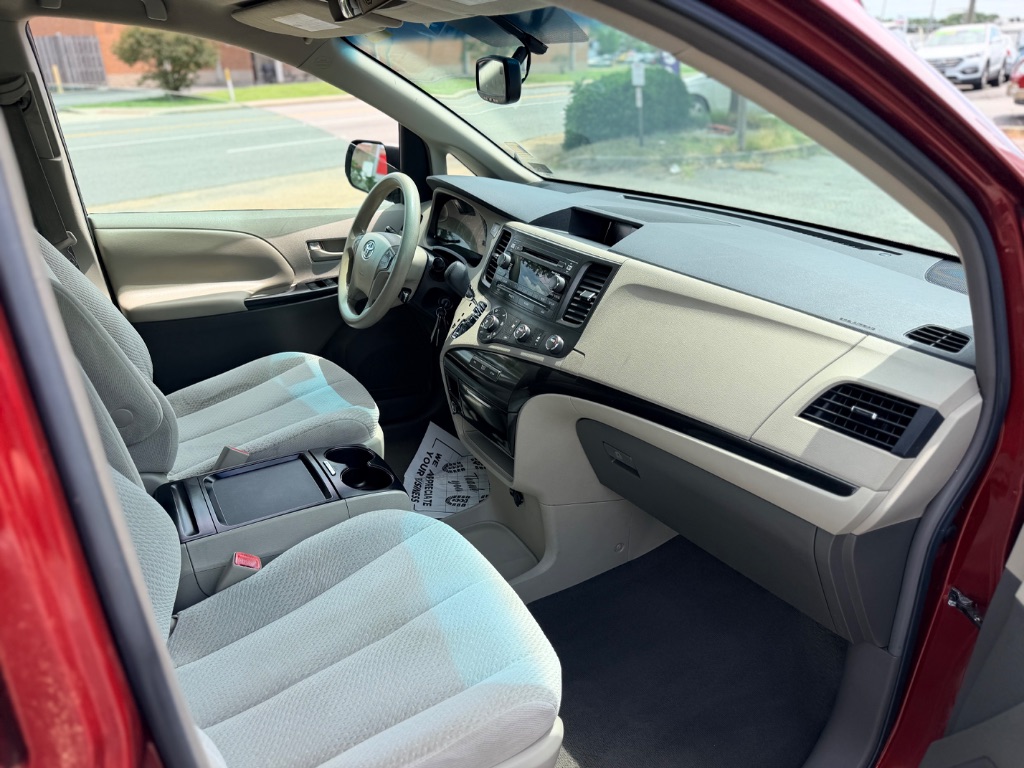2011 Toyota Sienna - $7,995
