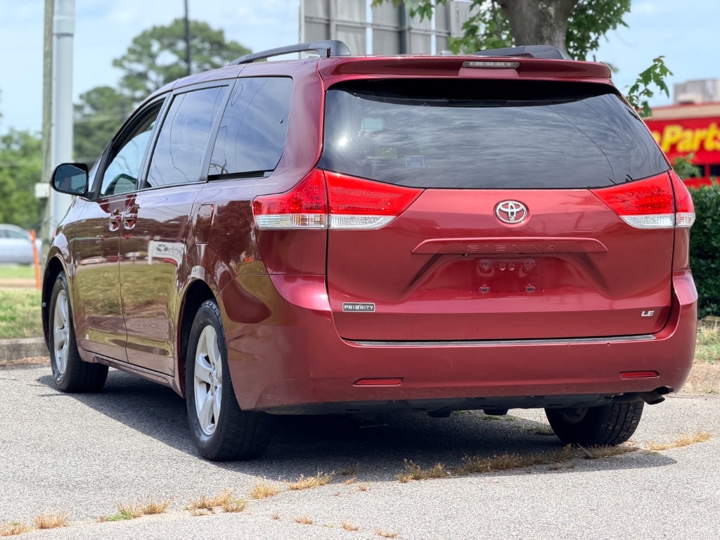 2011 Toyota Sienna - $7,995