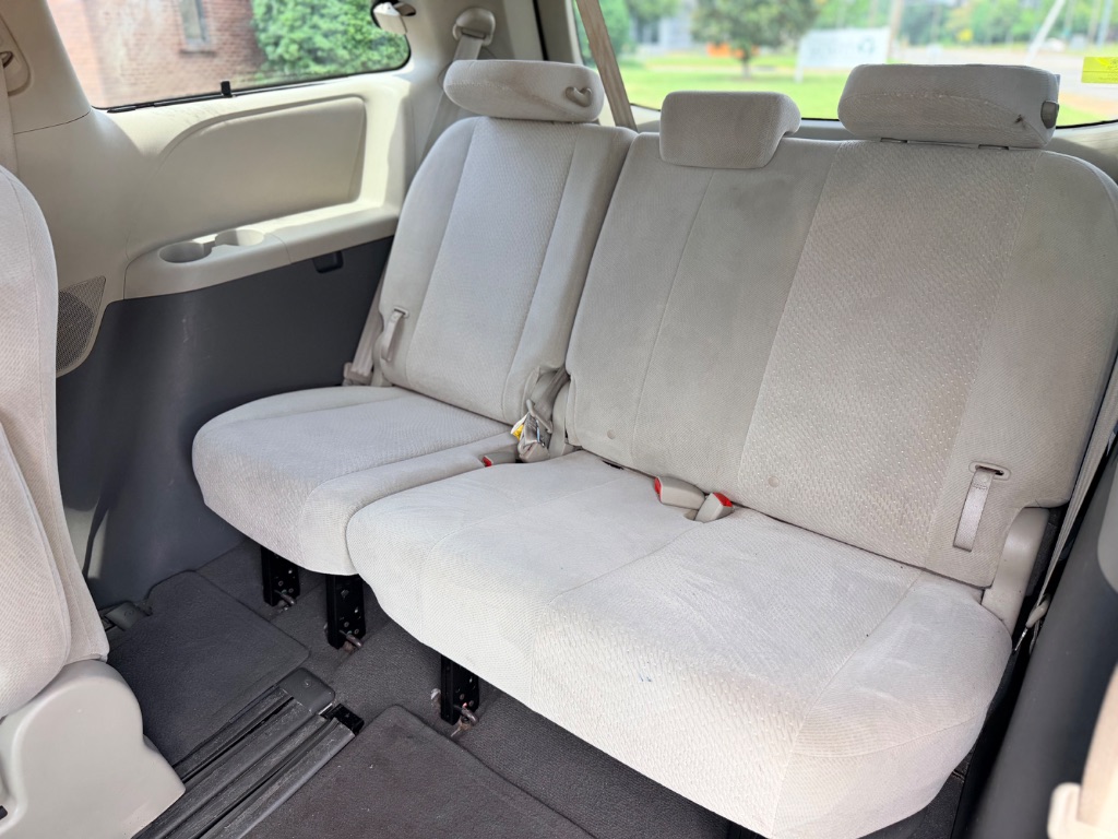 2011 Toyota Sienna - $7,995