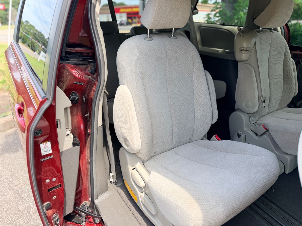 2011 Toyota Sienna - $7,995