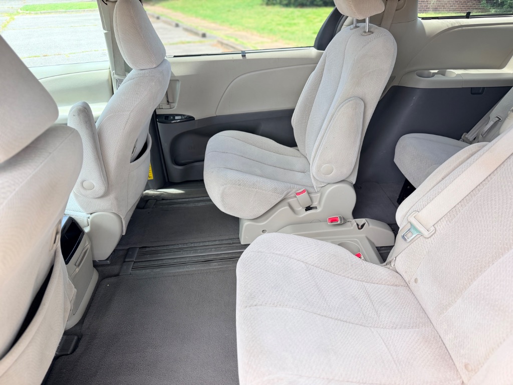 2011 Toyota Sienna - $7,995
