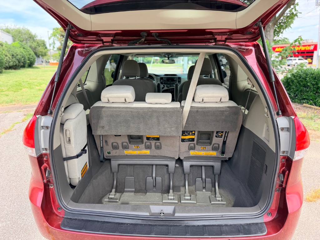 2011 Toyota Sienna - $7,995