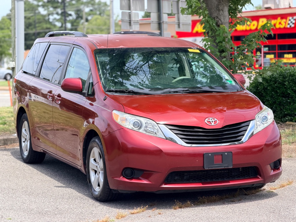 2011 Toyota Sienna - $7,995