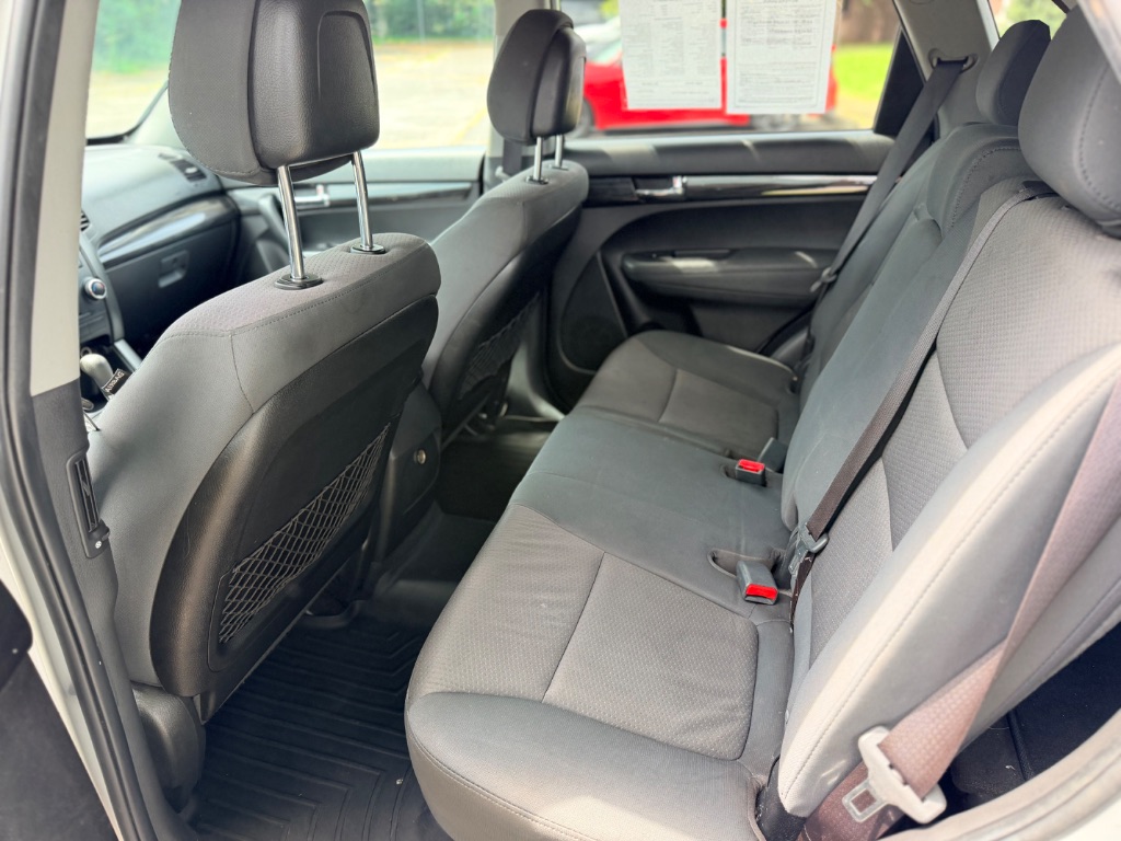 2013 Kia Sorento - $4,200