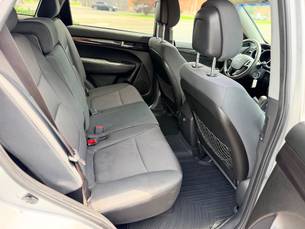 2013 Kia Sorento - $4,200