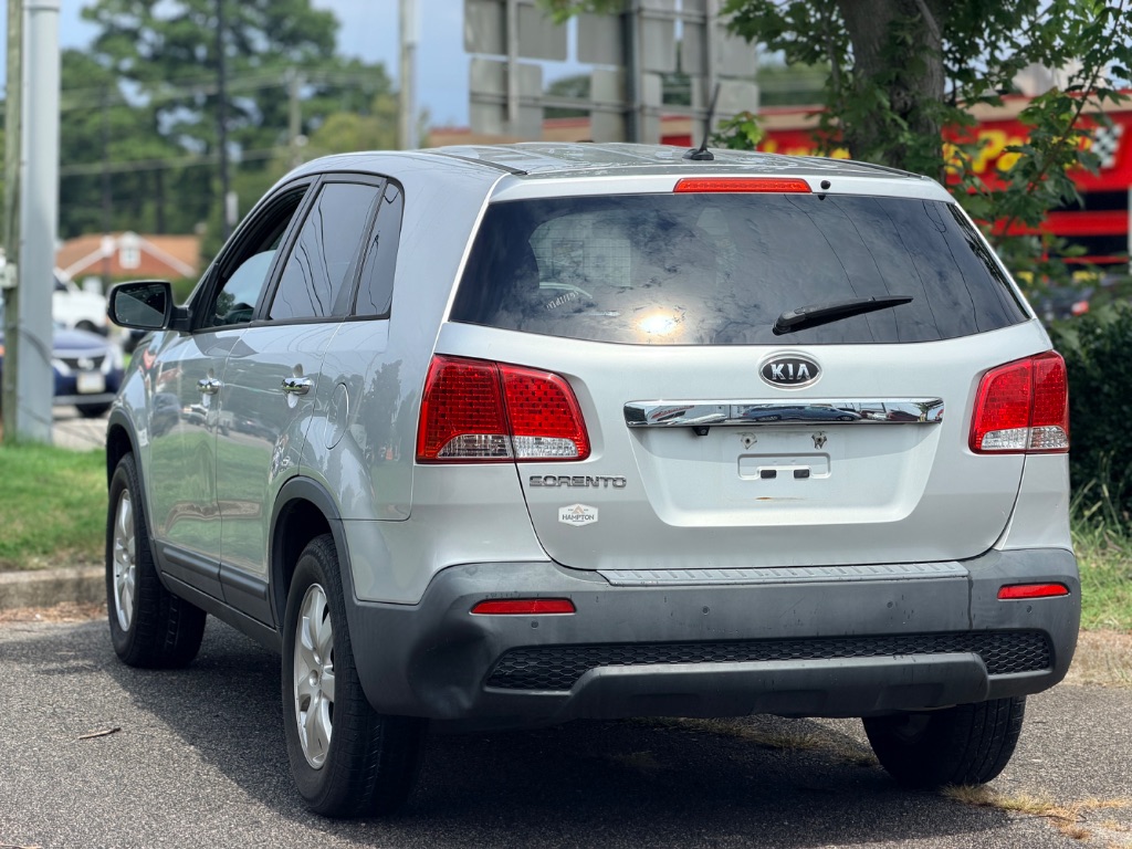2013 Kia Sorento - $4,200