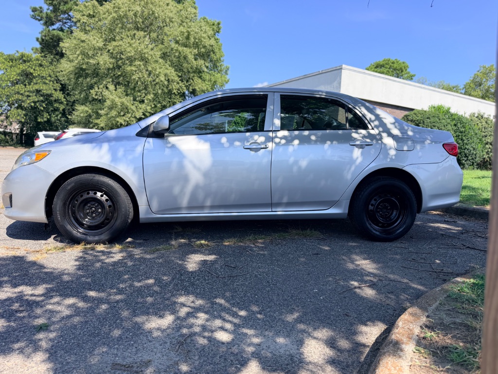 2010 Toyota Corolla - $5,885