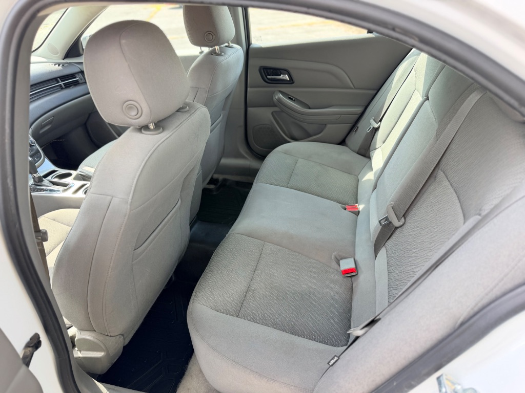 2016 Chevrolet Malibu - $5,650