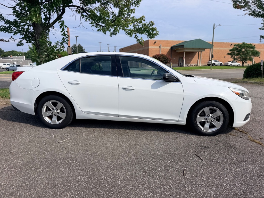 2016 Chevrolet Malibu - $5,650
