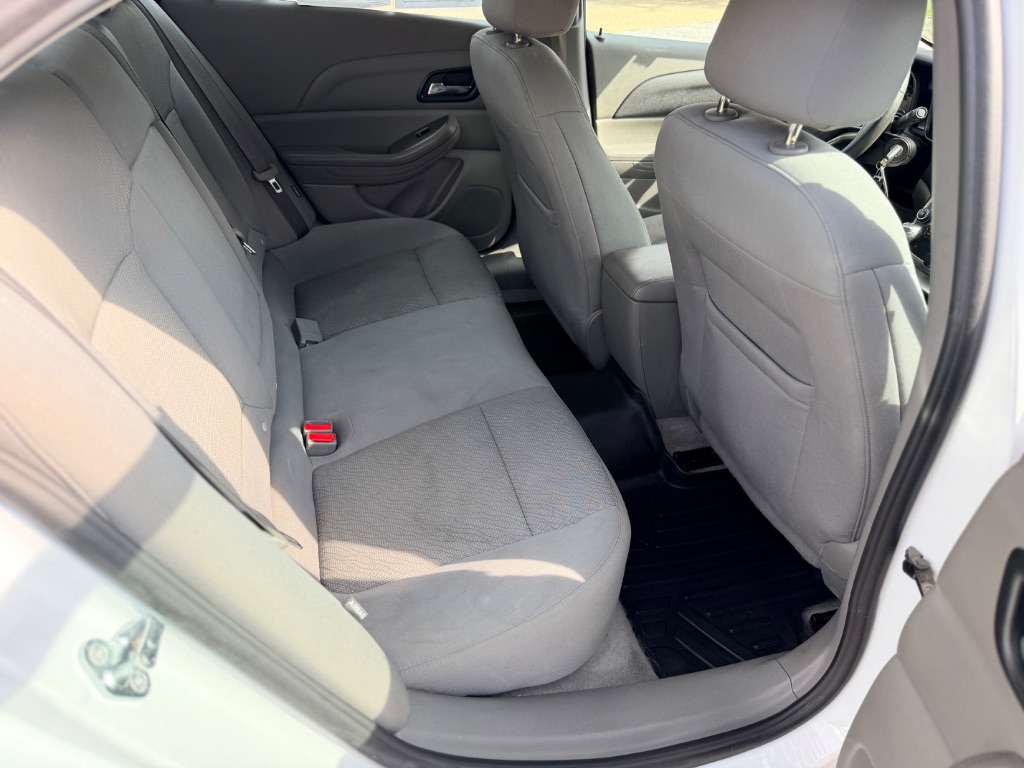 2016 Chevrolet Malibu - $5,650
