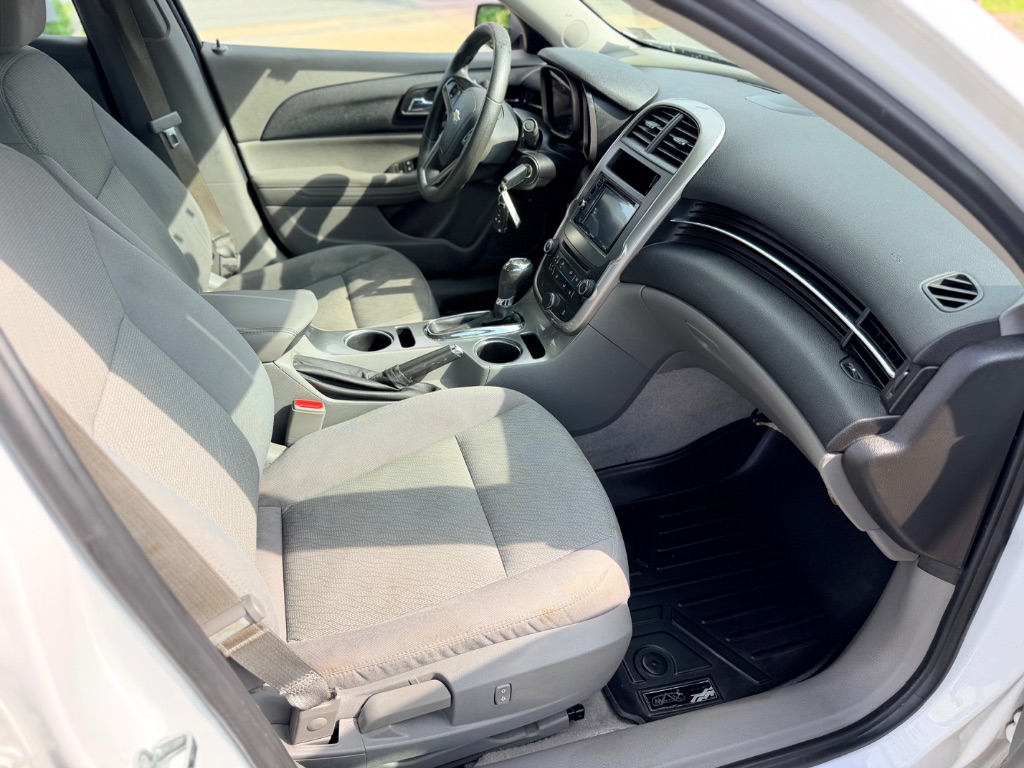 2016 Chevrolet Malibu - $5,650
