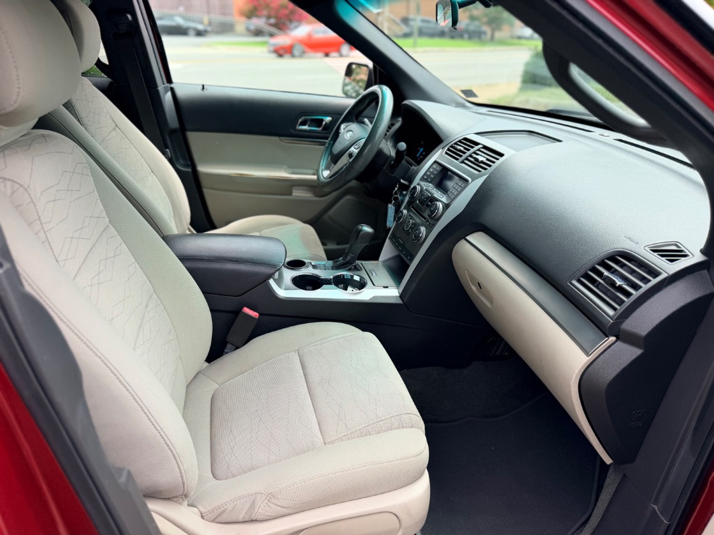 2015 Ford Explorer - $5,300