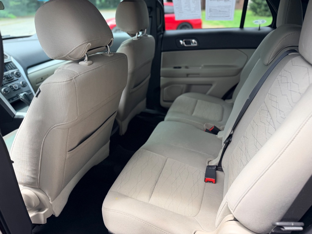 2015 Ford Explorer - $5,300
