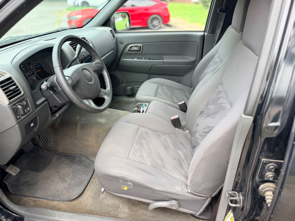2004 Chevrolet Colorado - $6,550