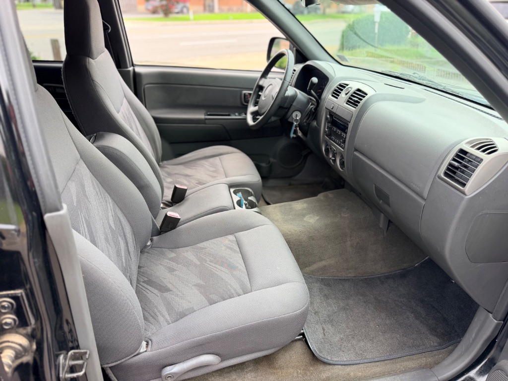 2004 Chevrolet Colorado - $6,550