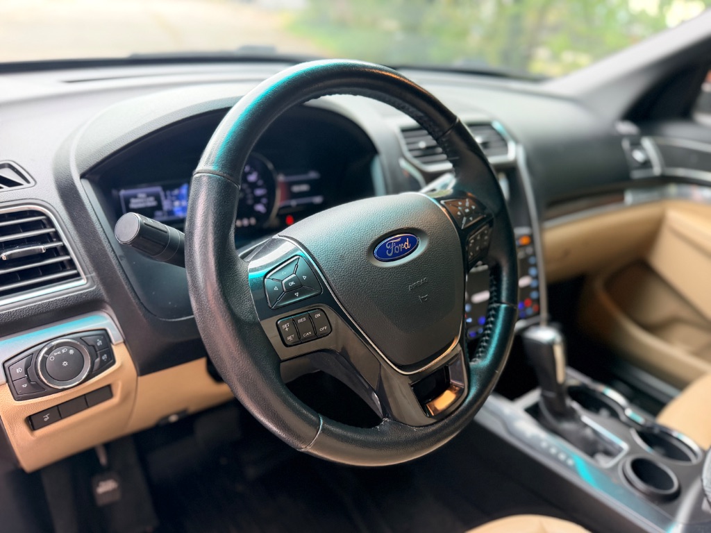 2017 Ford Explorer - $5,875